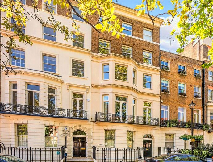 3 Bedroom Flat To Rent In Montagu Square, London, W1H