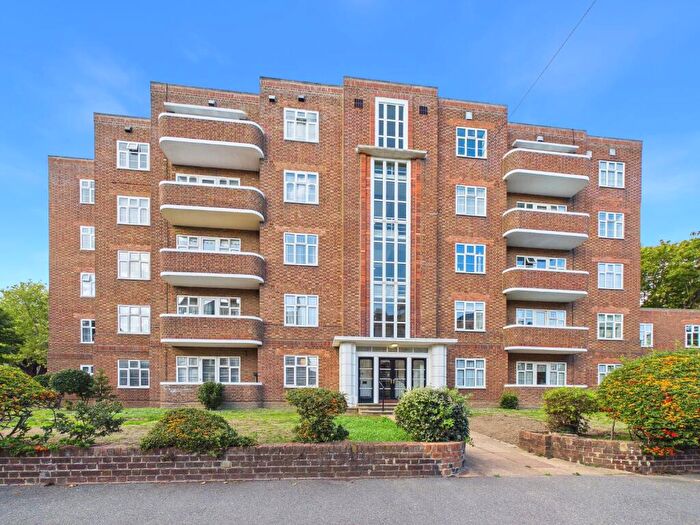 3 Bedroom Apartment For Sale In Sandgate Road, Folkestone, Kent, CT20