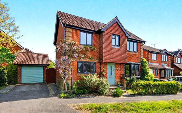 4 Bedroom Detached House To Rent In Medlicott Way, Swanmore, SO32
