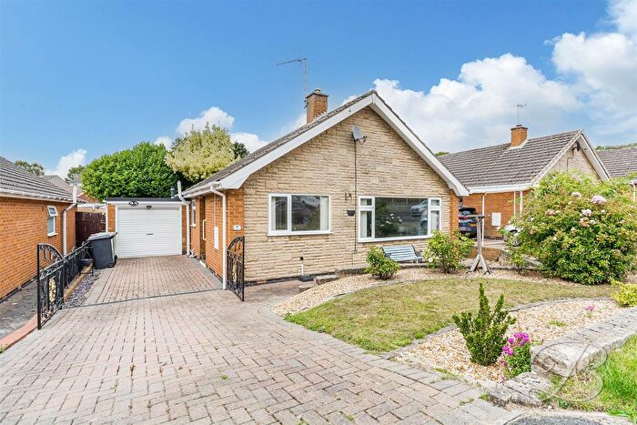 2 Bedroom Bungalow For Sale In Greenaway Drive, Bolsover, Chesterfield, S44