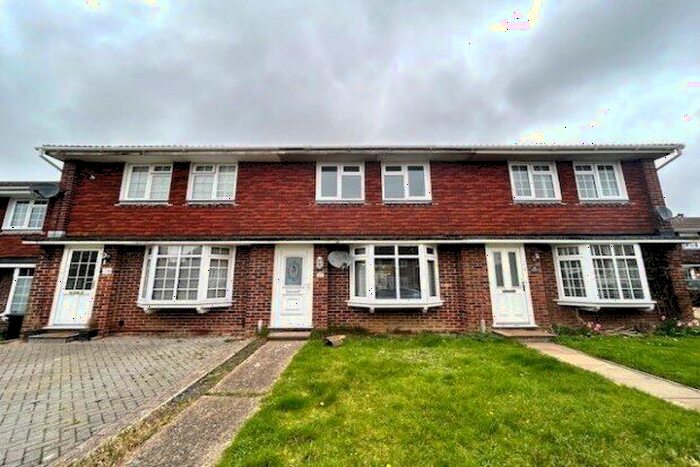 2 Bedroom Property To Rent In Solway, Hailsham, BN27