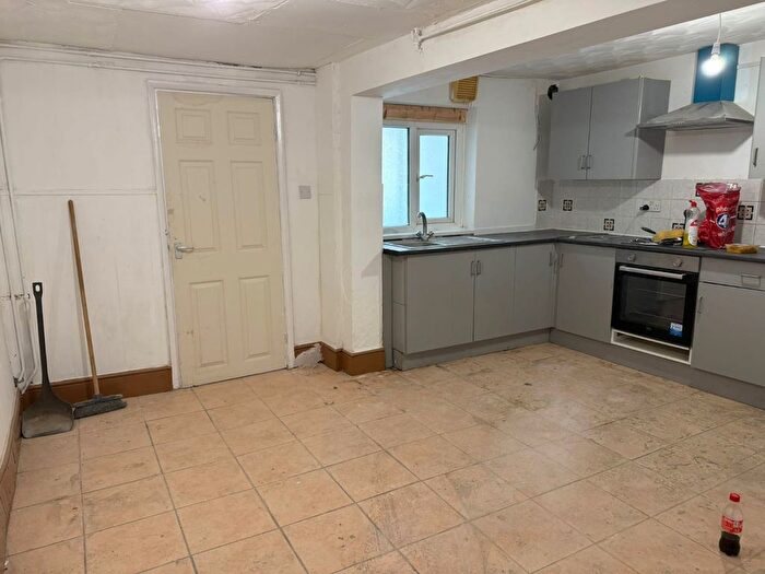 5 Bedroom Terraced House To Rent In Peacock Street, Gravesend, Kent, DA12