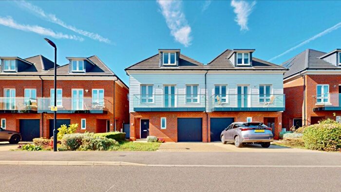 4 Bedroom House For Sale In Holland Garden, London, SE9