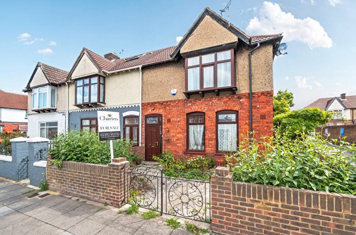 3 Bedroom End Of Terrace House For Sale In Copnor Road, Portsmouth, Hampshire, PO3