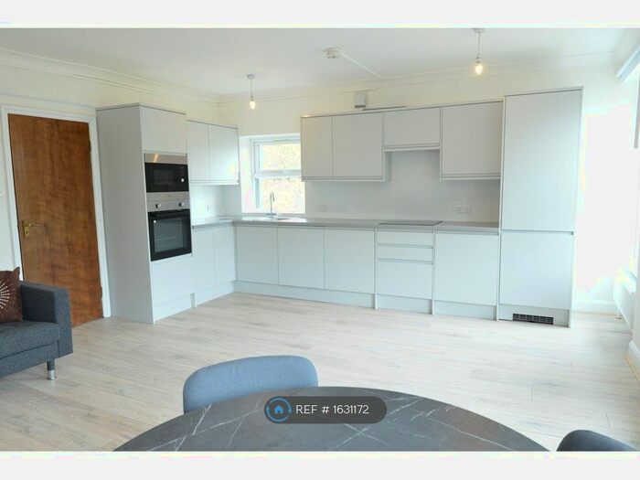 3 Bedroom Flat To Rent In Ealing Broadway, London, W5
