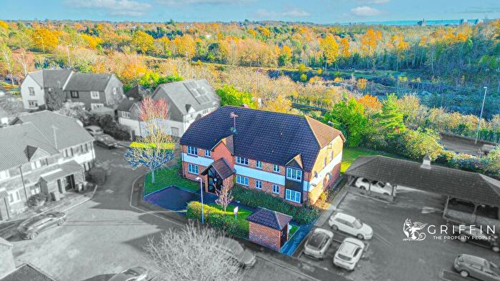 2 Bedroom Flat For Sale In Chafford Hundred, Grays, RM16