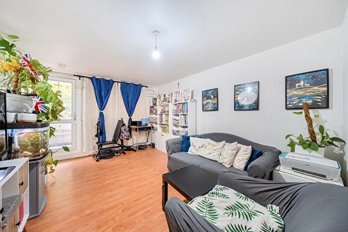 2 Bedroom Flat For Sale In Flaxman Road, London, SE5