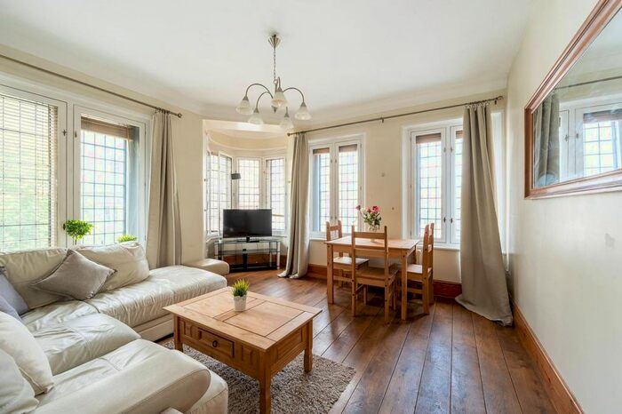 2 Bedroom Flat To Rent In Cockspur Street, St James's, London, SW1Y