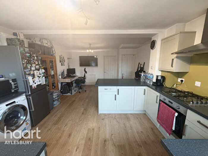 2 Bedroom Terraced House For Sale In Haydon Road, Aylesbury, HP19