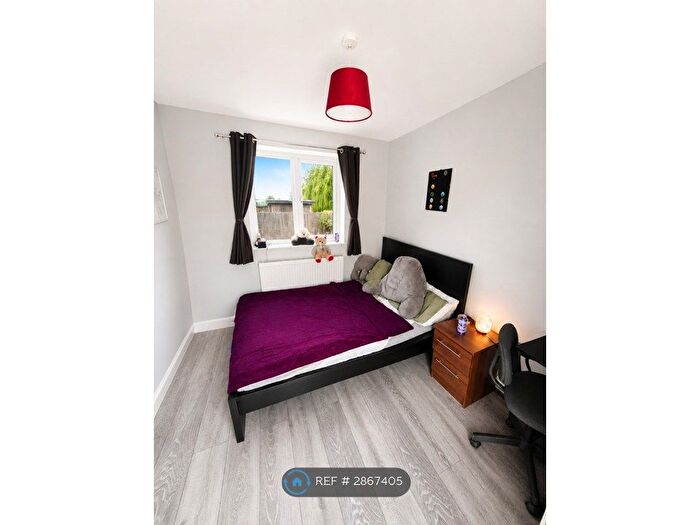 Studio To Rent In St. Leonards Gardens, Hounslow, TW5