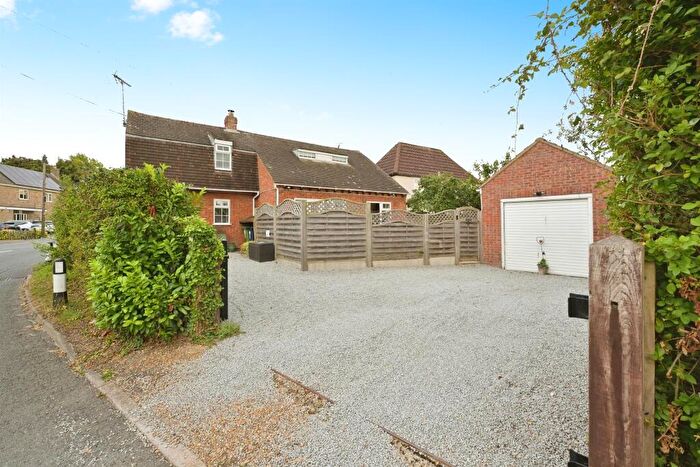 3 Bedroom Detached House For Sale In Washingley Road, Folksworth, Peterborough, PE7