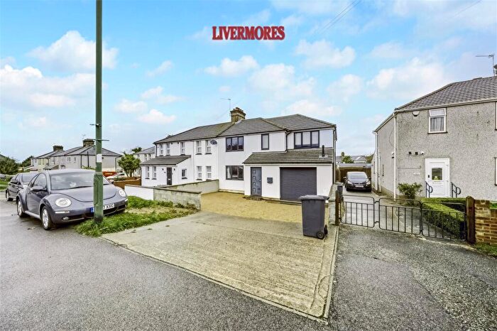 4 Bedroom Semi Detached House For Sale In Watling Street, Dartford, DA2