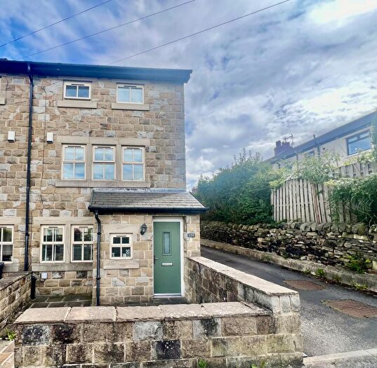 3 Bedroom Town House To Rent In Park Road, Guiseley, Leeds, LS20