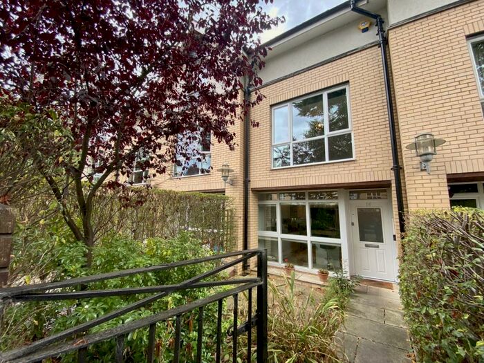 4 Bedroom House To Rent In Dundreggan Gardens, Manchester, Greater Manchester, M20