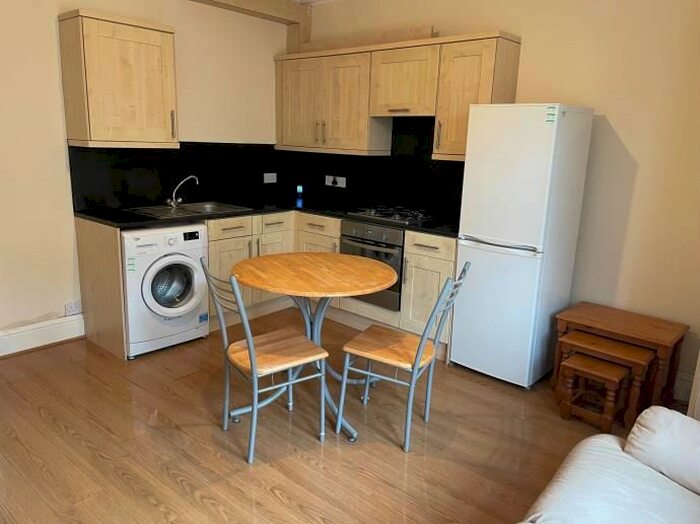 2 Bedroom Flat To Rent In Nicoll Street, Dundee, DD1
