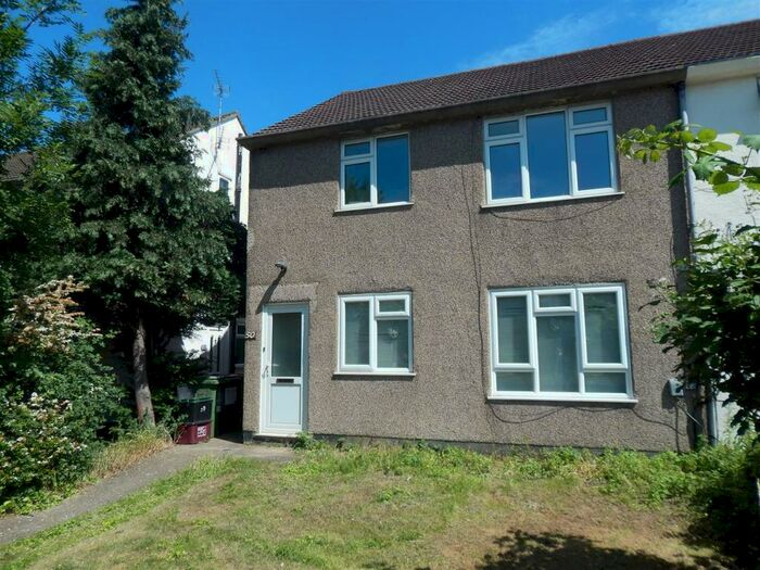 2 Bedroom Maisonette To Rent In Burr Close, Bexleyheath, DA7