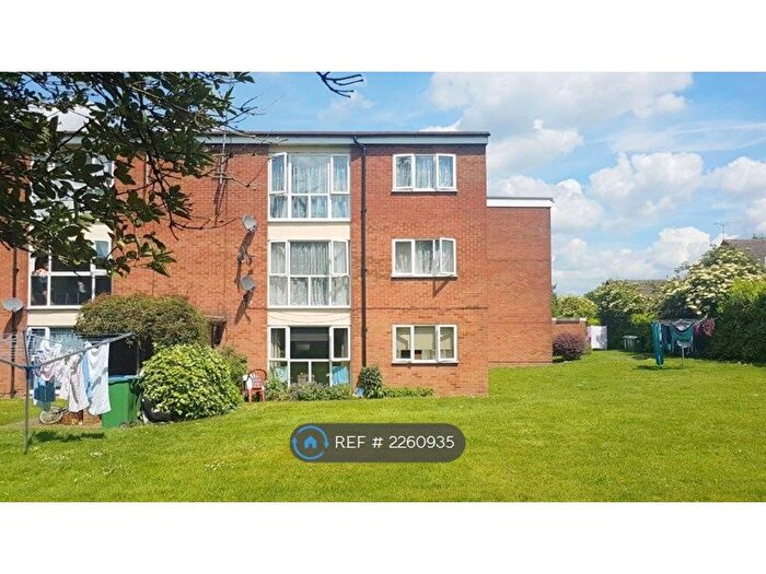 2 Bedroom Flat To Rent In Linden Lea, Watford, WD25