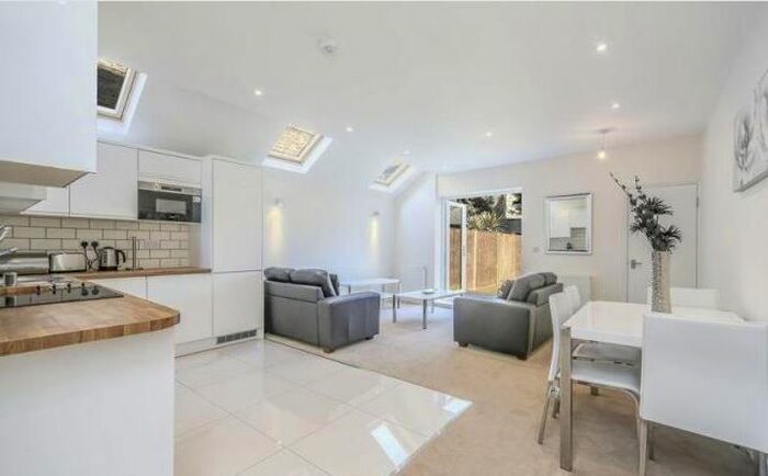 2 Bedroom Flat To Rent In Farm Lane, London, SW6