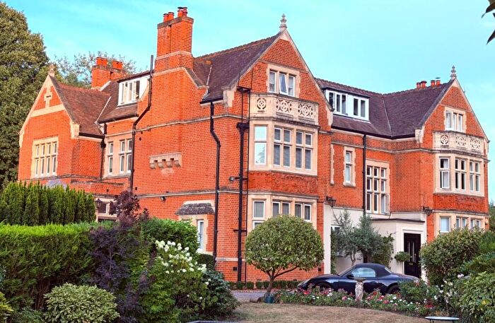 2 Bedroom Apartment For Sale In Maidenhead Road, Windsor, SL4