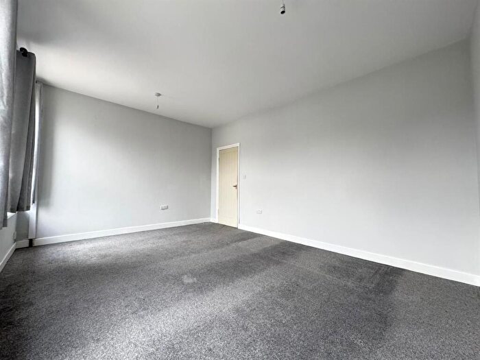 2 Bedroom Flat For Sale In Aberdour Road, Goodmayes, Ilford, IG3