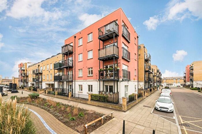 1 Bedroom Flat For Sale In Candle Street, Mile End, E1