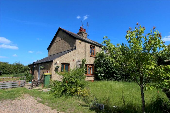 2 Bedroom Semi-Detached House For Sale In Sutton Road, Rochford, Essex, SS4