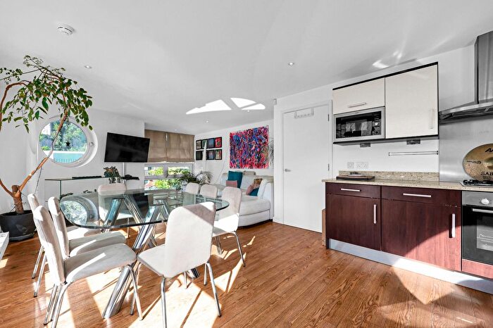 2 Bedroom Flat To Rent In Lyme Street, Camden, NW1