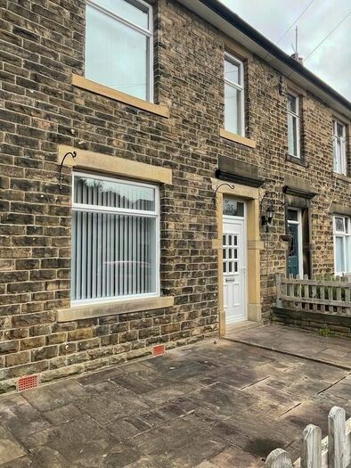 3 Bedroom End Of Terrace House To Rent In Caldene Avenue, Hebden Bridge, HX7