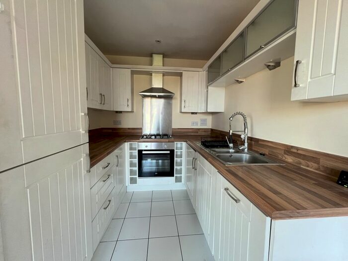 2 Bedroom Flat To Rent In Cloudeseley Close, Sidcup, DA14