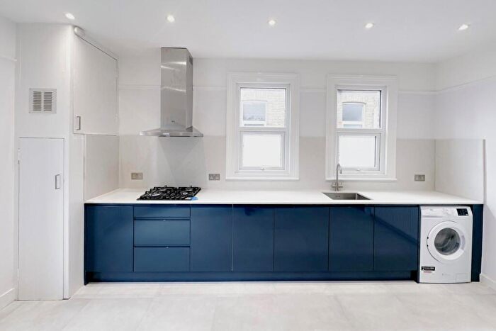 2 Bedroom Flat To Rent In Queenswood Road, London, SE23