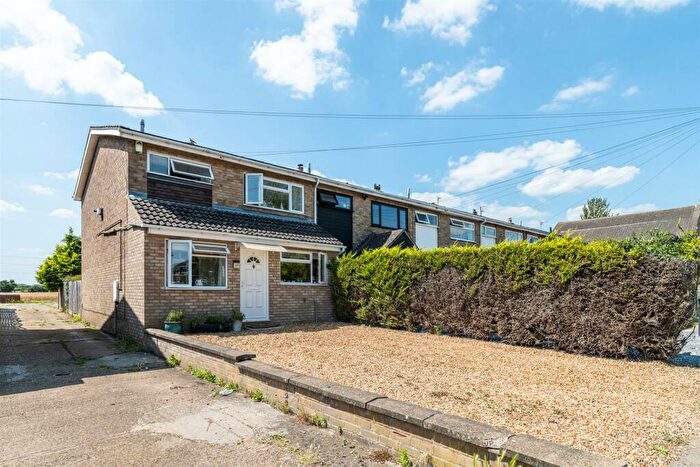 3 Bedroom End Of Terrace House For Sale In Lower Shelton Road, Marston Moretaine, MK43