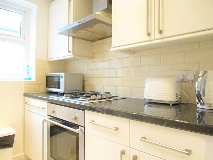 2 Bedroom Apartment To Rent In Hazelwood Road, Walthamstow, E17