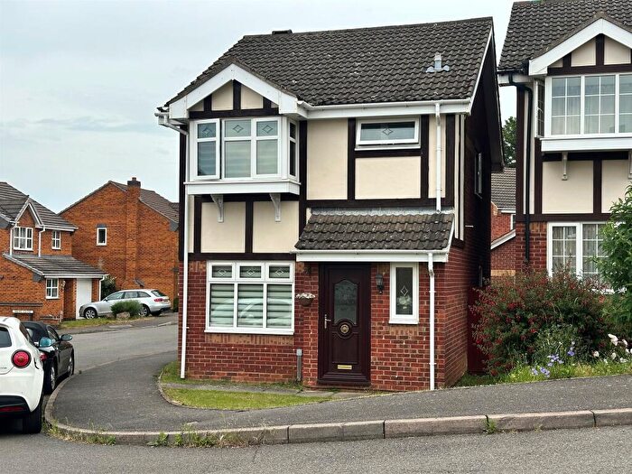 3 Bedroom Detached House For Sale In Harvey Close, Raunds, NN9