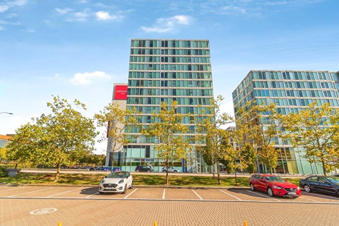 1 Bedroom Flat For Sale In Witan Gate, Milton Keynes, Buckinghamshire, MK9