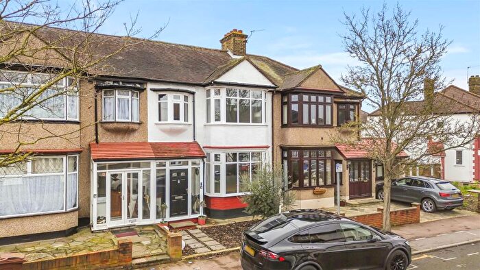 3 Bedroom House For Sale In Oulton Crescent, Barking, IG11