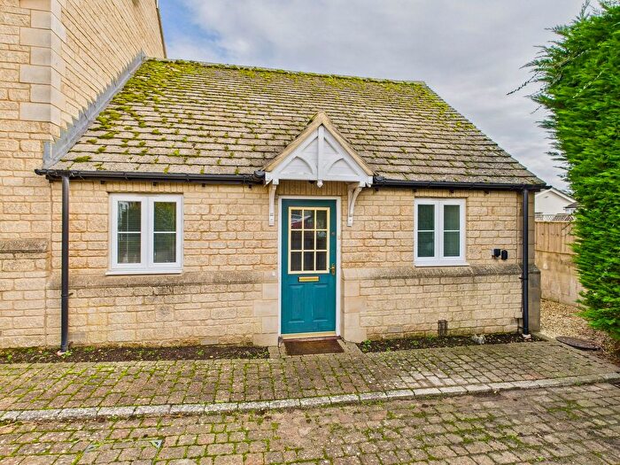 1 Bedroom Bungalow For Sale In Harmans Court, Jubilee Lane, Milton-Under-Wychwood, OX7