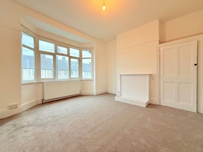2 Bedroom Flat To Rent In Arngask Road, SE6