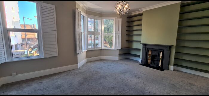 3 Bedroom Flat To Rent In A Station Road, Sidcup, Kent, DA15