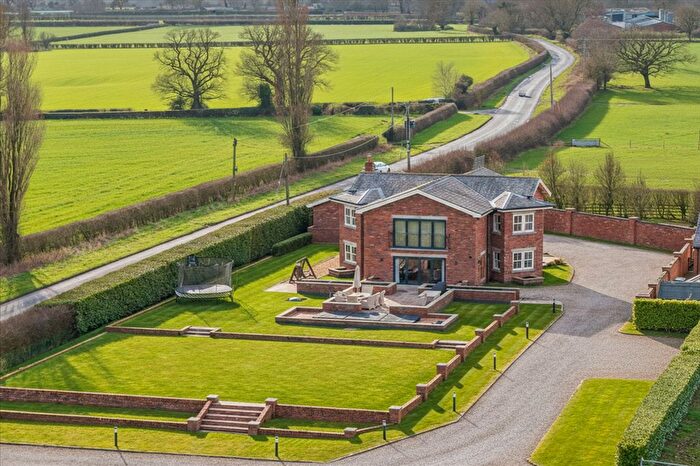 6 Bedroom Detached House For Sale In Higher Lane, Dutton, WA4