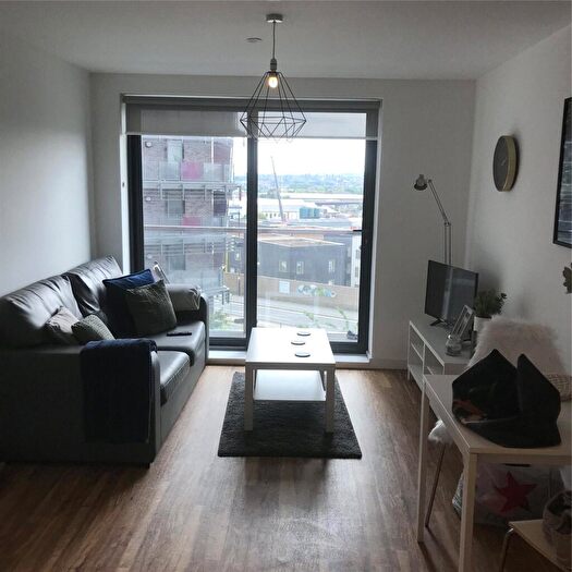 1 Bedroom Flat To Rent In Aire, Cross Green Lane, LS9