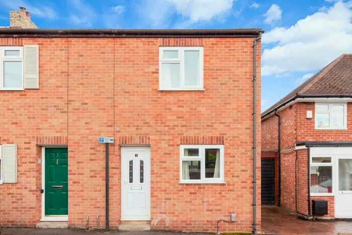 2 Bedroom End Of Terrace House To Rent In Piper Street, Headington, OX3