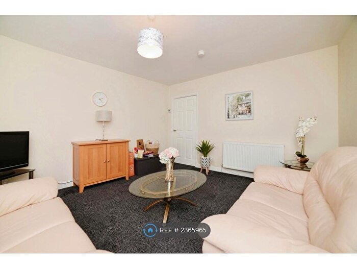 1 Bedroom Flat To Rent In Kilnside Road, Paisley, PA1