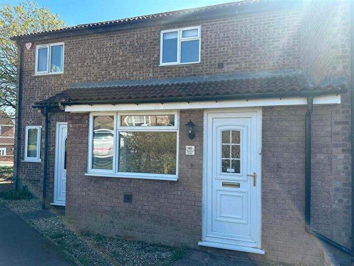2 Bedroom Terraced House To Rent In Barton Road, Barnstaple, EX32