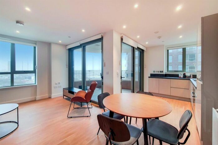 2 Bedroom Apartment To Rent In Green Street, London, NW10