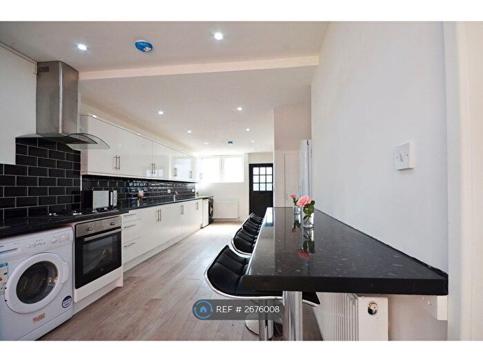 4 Bedroom Terraced House To Rent In Victoria Dock Road, London, E16