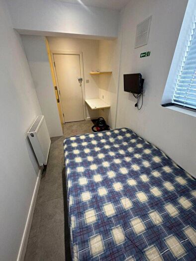 4 Bedroom Flat To Rent In Thornton Road, ST4