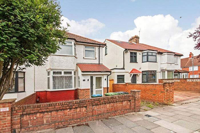 3 Bedroom Terraced House For Sale In Montcalm Road, SE7