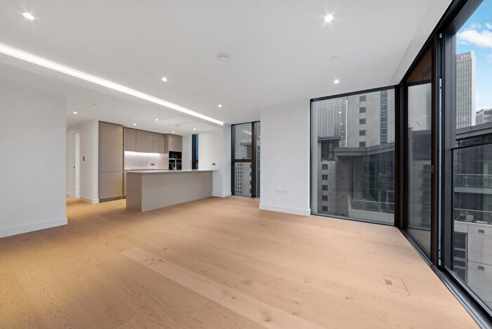 2 Bedroom Flat To Rent In Harcourt Tower, London, E14