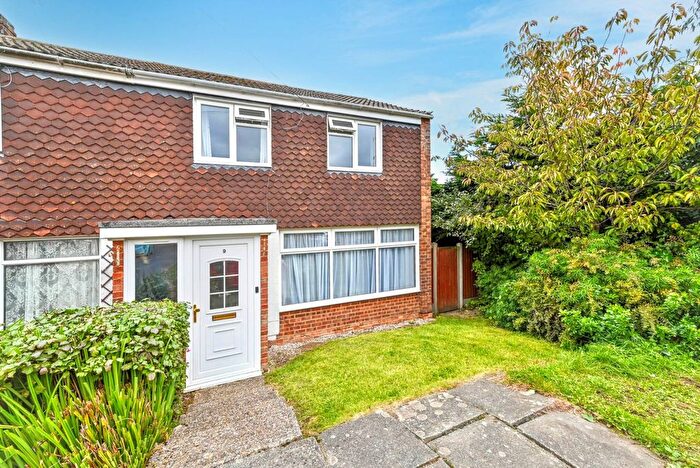 3 Bedroom End Of Terrace House For Sale In Durham Close, Canterbury, CT1