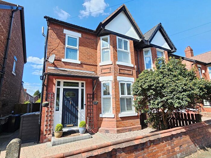 3 Bedroom Semi Detached House For Sale In Lindsay Road, Manchester, M19